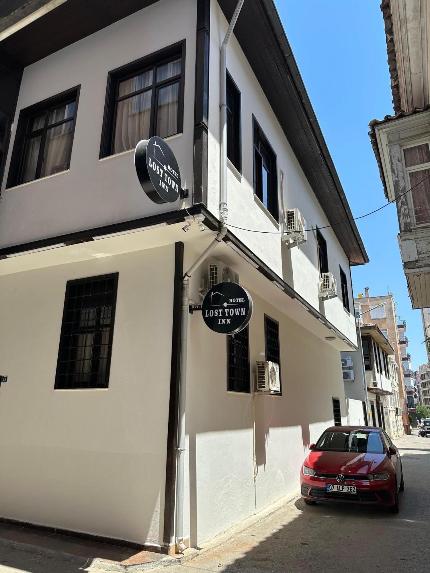 Loost Town Inn Hotel Antália Exterior foto